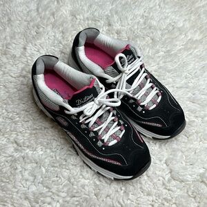 Skechers D’Lites Memory Foam Comfort Sneakers Black Pink Fun Running Exercise